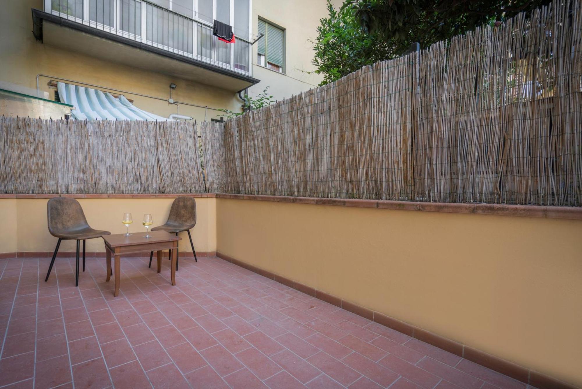 Appartamento Incantevole Con Patio Florence Exterior photo